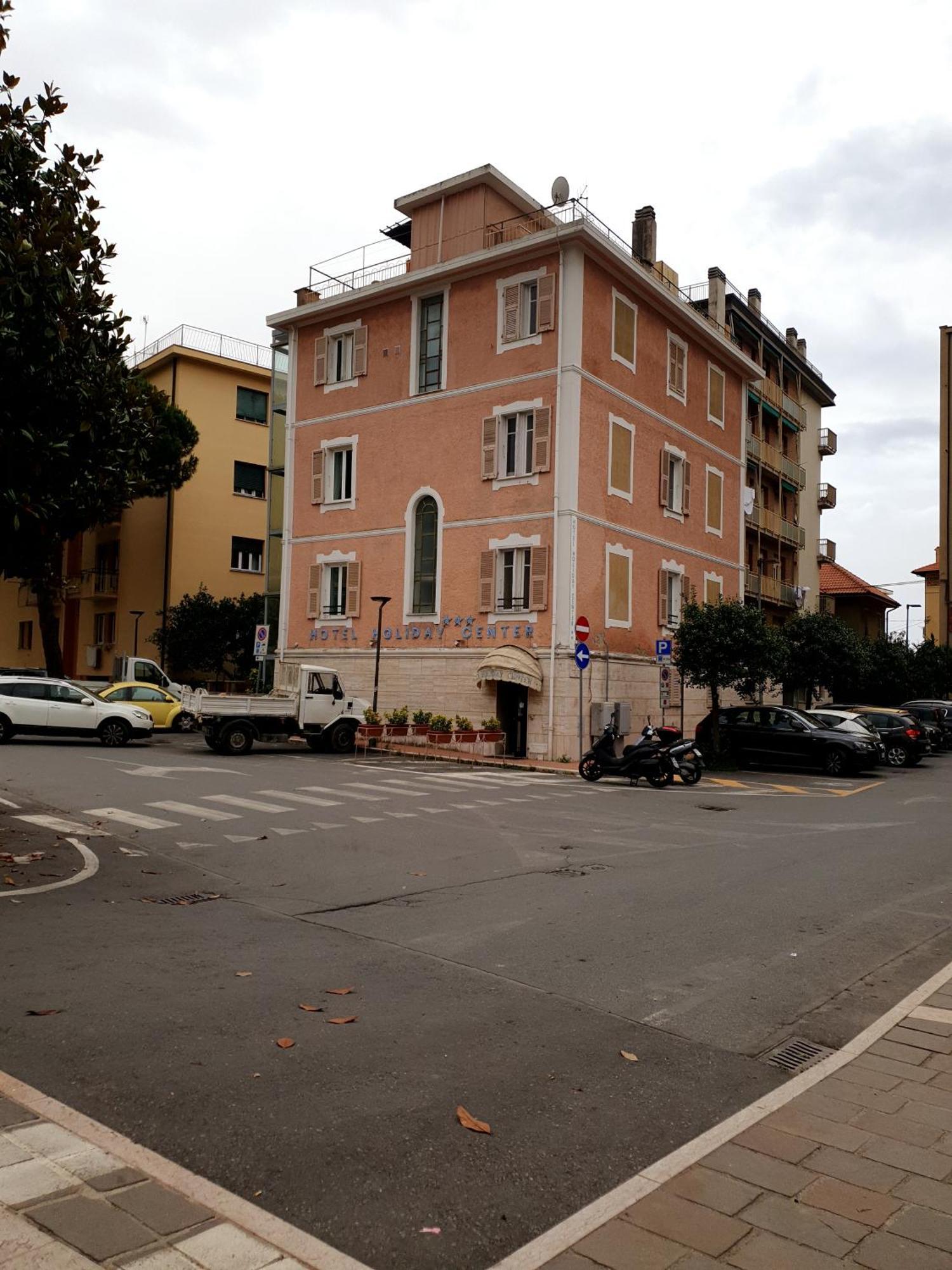 Piccolo Hotel Holiday Center Finale Ligure Exterior foto